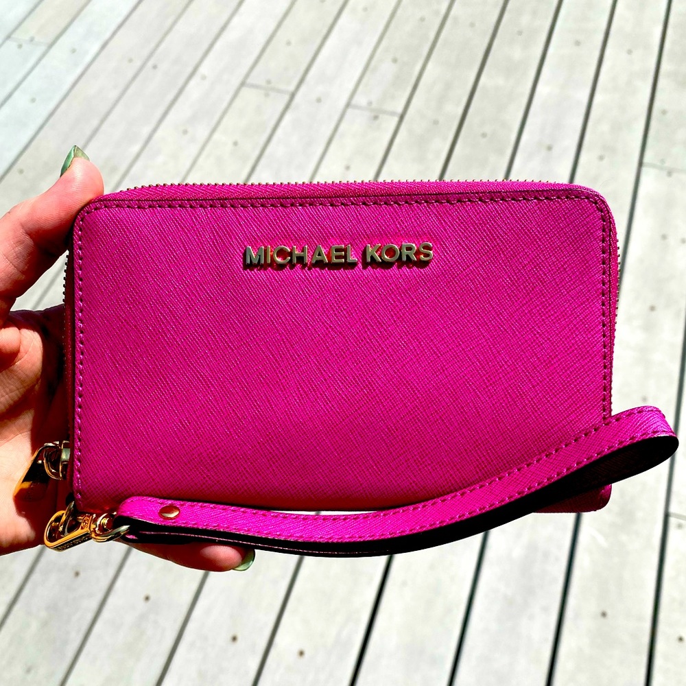 RARE Bright Pink Michael MK Kors JetSetter Wallet